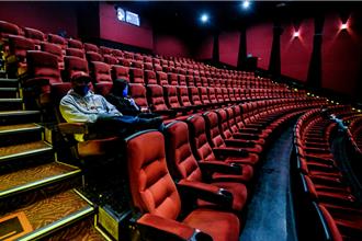 慘！陸平安夜電影票房不到去年四分之一 創13年新低