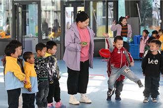 帶娃、上班兩不誤 陸多地推「媽媽崗」助女性重返職場