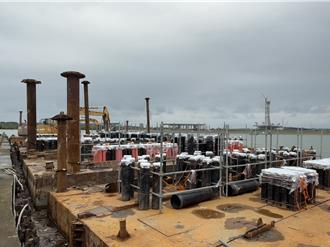 新北跨年烟火组装作业启动 1314秒点亮璀璨淡水河