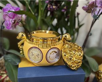 竹山紫南宫蛇年钱母亮相 信眾提早5天开排抢拿「聚宝盆」