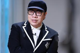 蔡康永親揭「肩上黑鳥身世秘密」 拒矯正牙齒有原因