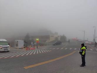 合欢山雪季赏雪热潮将至　花莲警启动疏导勤务