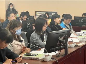 議員批不該放任京華城繼續蓋   都發局長哽咽：蒙受巨大壓力