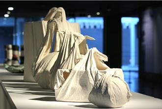 从保存到再造！林主励新秀创作个展 为布料注入陶瓷新生命