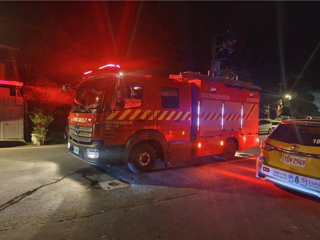 樹林光明街民宅驚傳爆炸案，警消獲報到場。（警方提供）