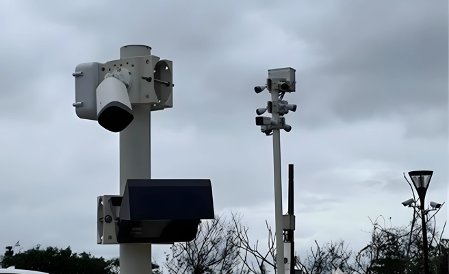 位于基隆市安乐区的大武崙炮台停车场因无光害，多年来已成为「观星族」的热门观星「秘境」。但因近期北观处设置收费设施，虽可化解治安疑虑，却也造成光害影响观星体验。（议员张之豪提供／徐佑升基隆传真）