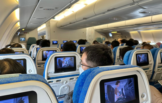 一位女子分享搭机4大好物，引发许多女生认同。（示意图：shutterstock／达志）