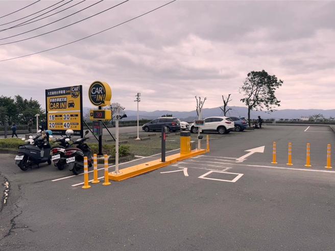 位于基隆市安乐区的大武崙炮台停车场因无光害，多年来已成为「观星族」的热门观星「秘境」。但因近期北观处设置收费设施，虽可化解治安疑虑，却也造成光害影响观星体验。（议员张之豪提供／徐佑升基隆传真）