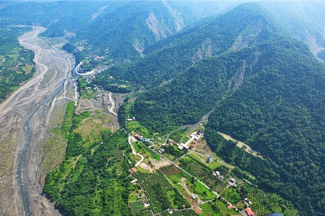 都发局指出，荖浓溪畔多划设为国土保育地区。（都发局提供／纪爰高雄传真）