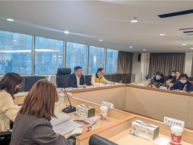 劳动部于26日召开「就业安定基金管理会」第112次会议。（劳动部提供／林良齐台北传真）