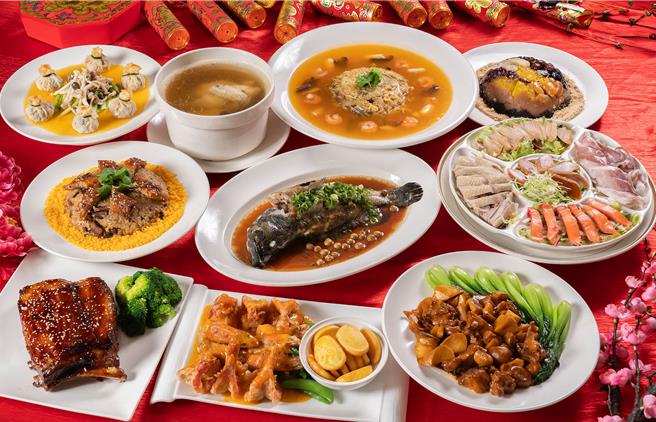 针对喜欢在除夕围炉的客人，义大天悦饭店推出年菜外带服务。（义大天悦饭店提供）