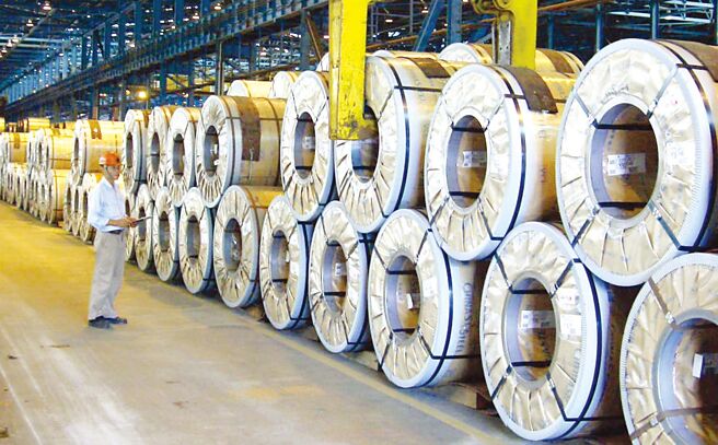 新光钢25日举行线上法说会，表示目前在手订单超过100亿元，2025年由于迎来公共工程交货高峰期，营收及获利都可望成长。图／本报资料照片