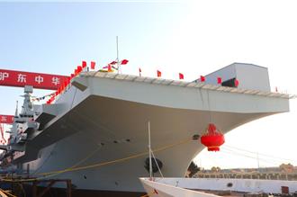 陆国造076两栖攻击舰首舰上海下水  命名为四川舰   舷号51