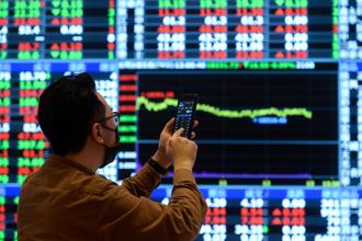 台積電收1090元撐盤、防疫概念續噴 台股翻紅漲近30點 