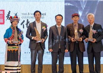 嘉義文化獎表彰在地藝術家！簡上仁等4位大師獲獎