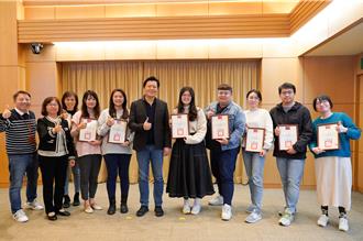 协助关怀高风险家庭 新北表扬社安网守护者