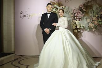 愛雅配戴媽媽耳環出嫁！ 老公「三個月瘦20公斤」帥氣亮相