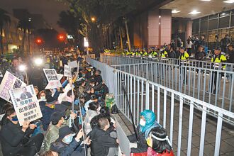 新聞透視》綠營毀柯人設 力挽小草回頭