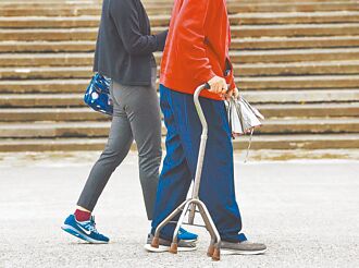 放宽外劳的长照困境