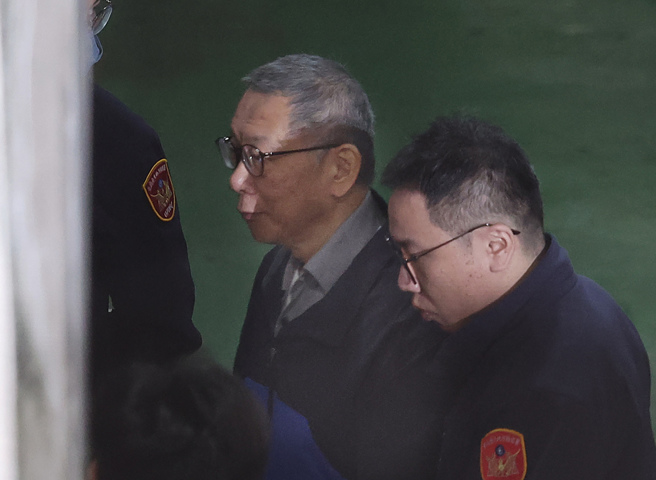 北院合议庭法官27日凌晨3时10分裁定，柯文哲以3000万元交保。（资料照，姚志平摄）