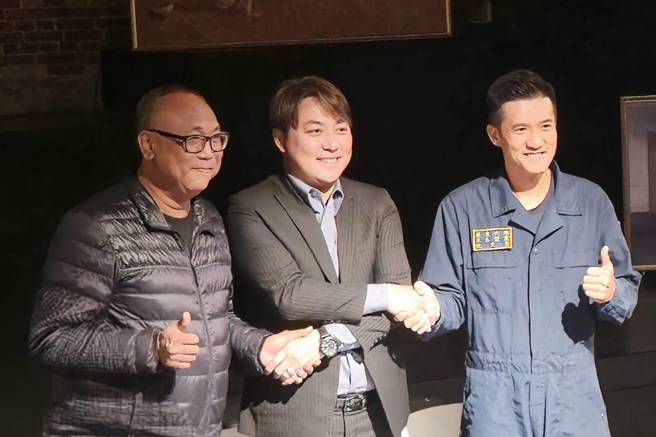 知名手摇品牌《茶与布朗》创始人–黄子轩与青农达成合作协议（华轩文创/提供；萧铭宏/摄影）