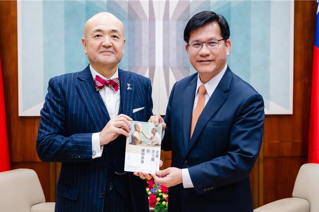 外交部长林佳龙26日接见日本台湾交流协会代表片山和之。（取自林佳龙脸书）