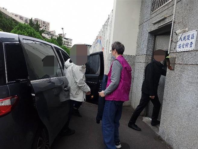 林男因欠缴税款遭裁定管收，在管收所度过圣诞节。（新北分署提供）