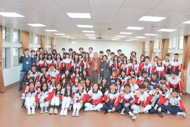 治平高中7年来共44人考取医学系、43人录取台湾大学。（图／桃园市治平高中提供）

