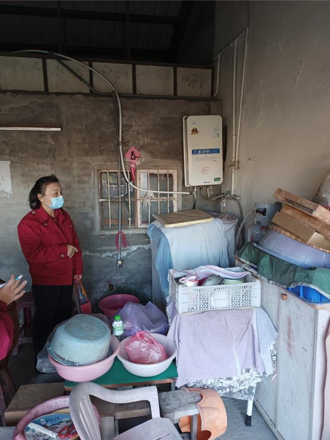 彰化县消防局补助民眾申请热水器迁移或更换，最高1万2000元。（彰化县消防局提供／叶静美彰化传真）