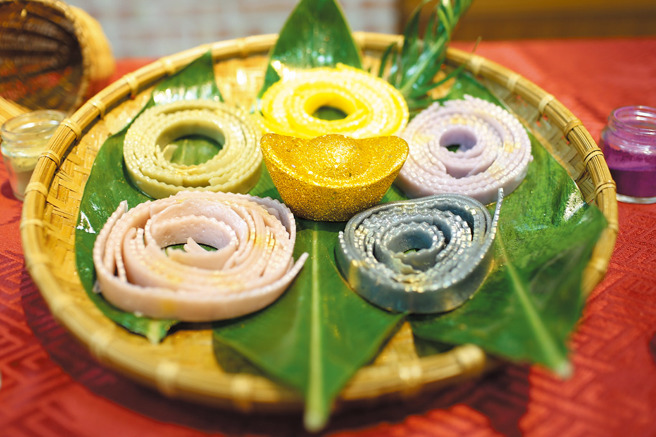 苗栗市长余文忠上任后首度举办「2024猫里客家粄条节活动」，展出独创的五行粄条。
（图／苗栗市公所提供）
