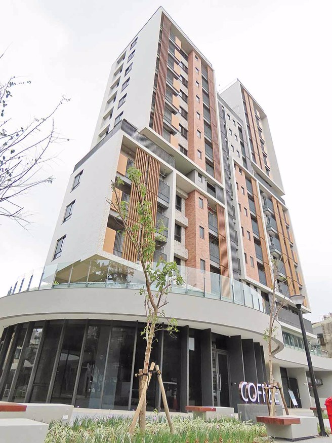 臺中市政府住宅發展工程處推動的「臺中市東區東勢子段社會住宅新建工程」，榮獲「第24屆公共工程金質獎」特優。（臺中市政府研究發展考核委員會提供）
