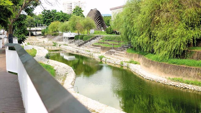 臺中市政府水利局推動的「軟埤仔溪水環境改善工程」，榮獲「第24屆公共工程金質獎」。（臺中市政府研究發展考核委員會提供）

