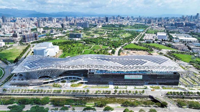 質獎及1座特別貢獻獎，其中建設局「臺中國際會展中心二期工程」獲頒金質獎。（圖／臺中市政府研究發展考核委員會提供）


