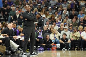 NBA》拆隊前兆？國王開除總教練布朗 克里斯提暫代兵符