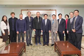 我將出資助烏整修醫療園區復健大樓 命名「台灣友誼大樓」