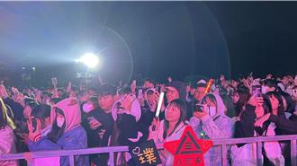 不畏寒冬！新營南瀛草地音樂會  湧入5萬名粉絲嗨唱
