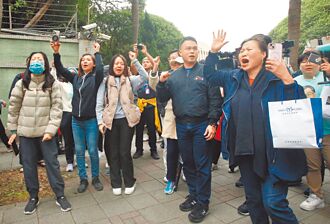 政治獻金 白財務長證稱柯未繳庫