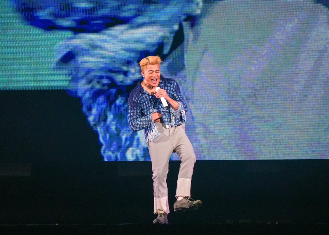 郭富城27日首场台北小巨蛋演唱会，热歌劲舞不断。（罗永铭摄）