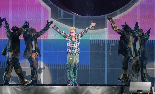 郭富城27日台北小巨蛋演唱会，现场热歌劲舞掀起回忆杀。（罗永铭摄）