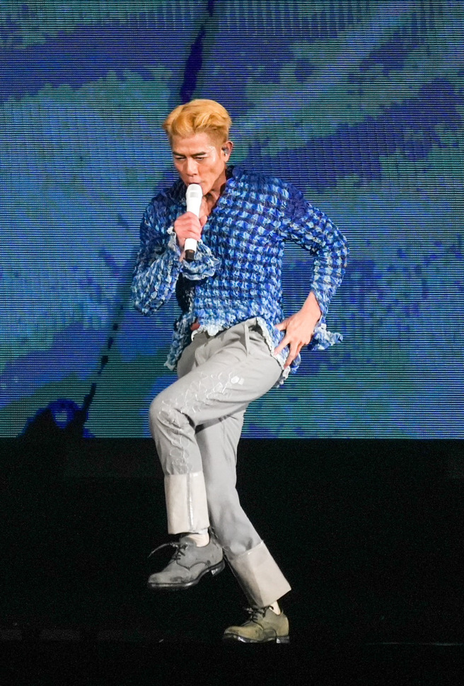 郭富城27日台北小巨蛋演唱会，现场热歌劲舞，歌迷嗨翻。（罗永铭摄）