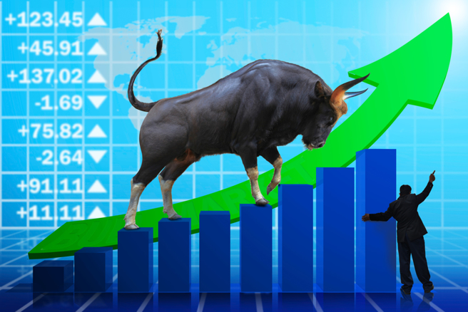 展望2025年，資深分析師杜金龍表示，台股有機會續漲3年，預估8月見高點，挑戰3萬點大關。（示意圖/達志影像/shutterstock）