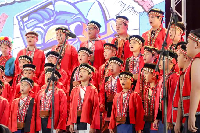 鄒族pasunaeno合唱團成員來自茶山、達邦、山美、新美國小及阿里山國中小學。(嘉義縣政府提供／呂妍庭嘉義傳真)