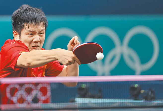 前世界球王樊振东，为了抵制国际桌总新规定，决定退出世界排名。（资料照／新华社）