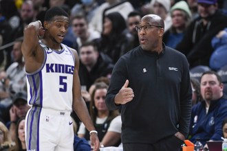 NBA》談麥克布朗遭解雇 福克斯：我不想用內疚這個字眼