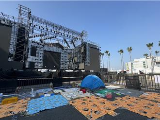 高雄夢時代跨年演唱會卡位戰 粉絲提前5天搭帳篷輪班