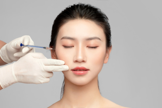 爱美女打玻尿酸隆鼻反变形 医用「肋骨造鼻梁」矫正鼻型