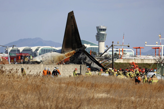 濟州航空釀重大死傷 新航空難生還者憶24年前：一定還有人活下來