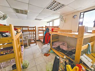 民间收容点自主性高 几乎满床