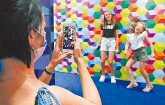 拉青年衝流量 川普不再反抖音