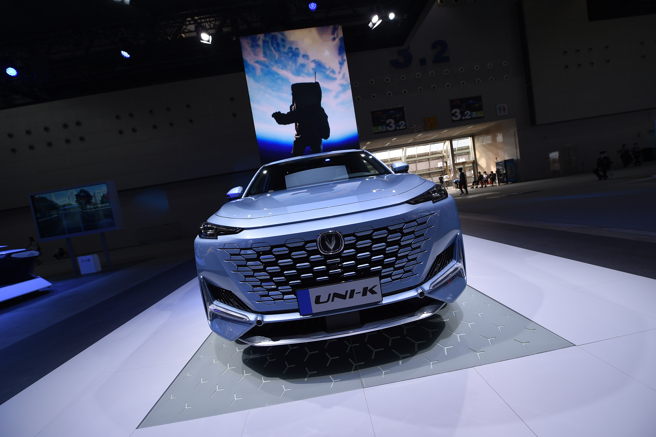 長安汽車董事長朱華榮29日表示，2024年大陸新能源滲透率預計為47.2％，預計2025年大陸汽車銷量將突破3,200萬輛，年增3.2％，2030年預計超過3,500萬輛。（示意圖:shutterstock/達志）